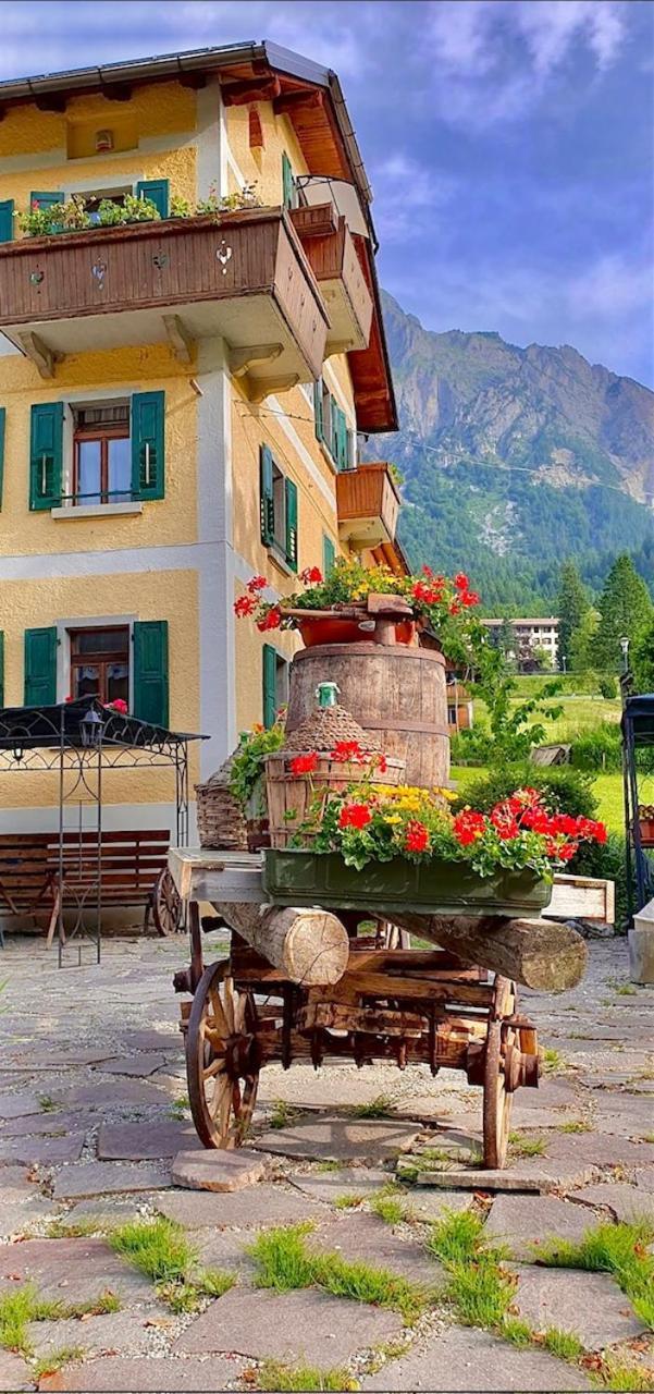 Albergo Piani Di Luzza Forni Avoltri Exterior foto